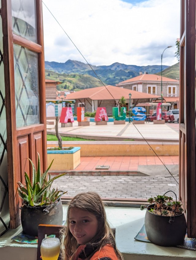 Alausi cafe
