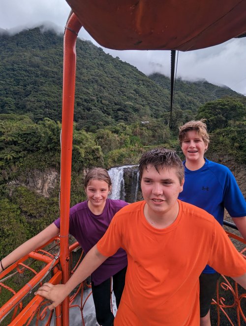 Cable car to Bridal Veil falls
