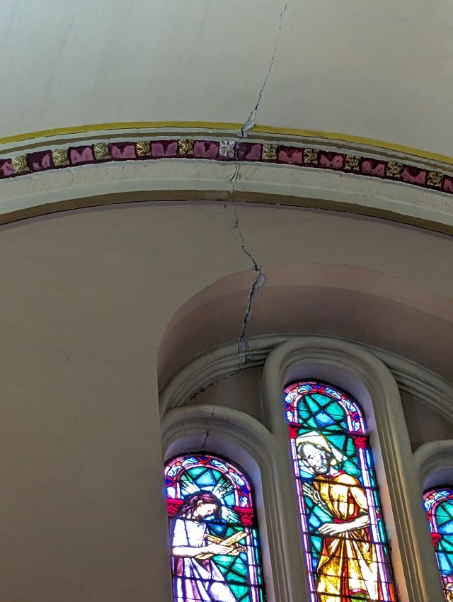 Basilica crack, which is why they don't have full towers