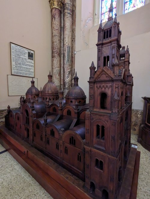 Basilica model with full towers