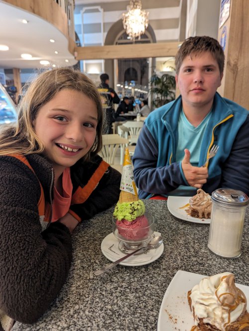 Quick stop for more helados