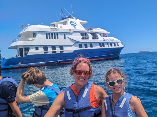 On the panga to the Natural Paradise